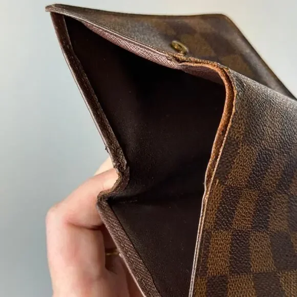 Louis Vuitton Damier Ebene Kisslock Wallet - Picture 3 of 8